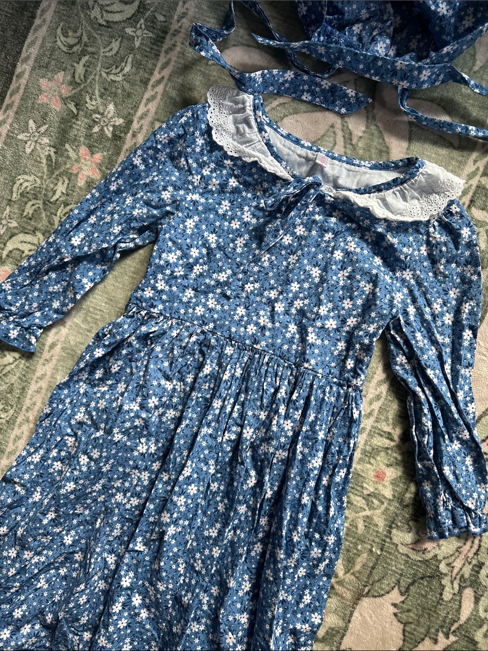Blue Floral Girls' Prairie Costume Dress with Bonnet 🦬🩵🏕️ - Picture 6 of 15